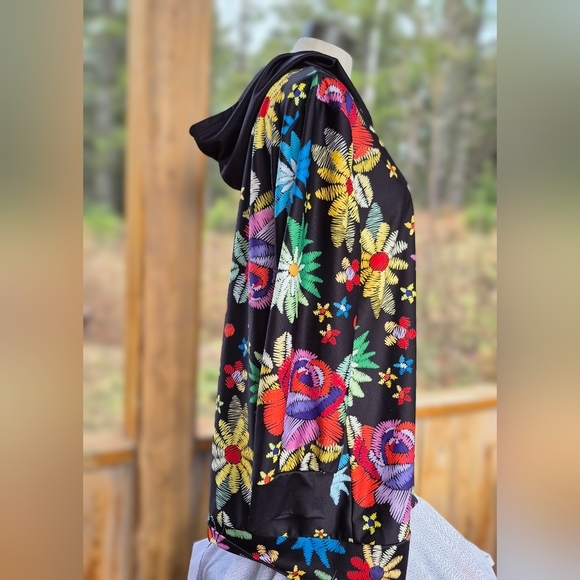 Lily By Firmiana Ladies Size 2X Hoodie - Picture 2 of 9